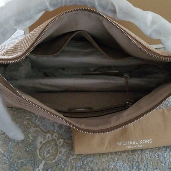 Michael Kors Skorpios Woven Shoulder Bag - Picture 5 of 8